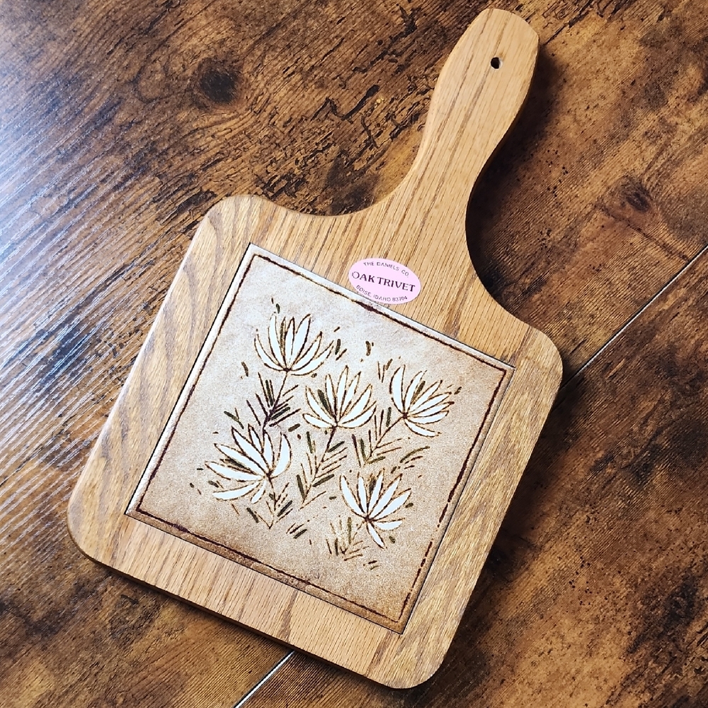 THE DANIELS CO. | Vintage Oak Trivet Wooden Cutting Board With‎ Tile Center